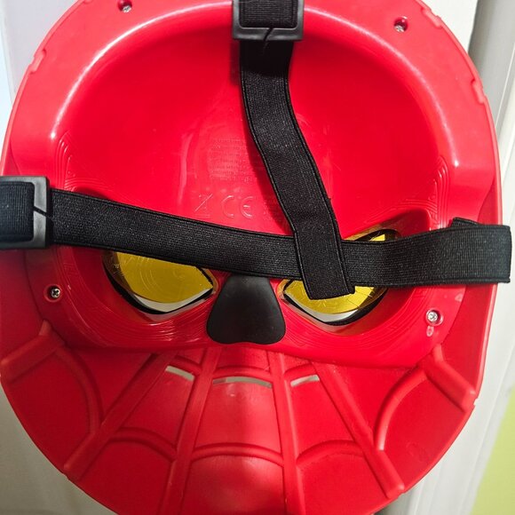 Spider-Man Far From Home Kid Muscle Costume Hasbro Glow FX Mask Halloween Marvel - Picture 10 of 13